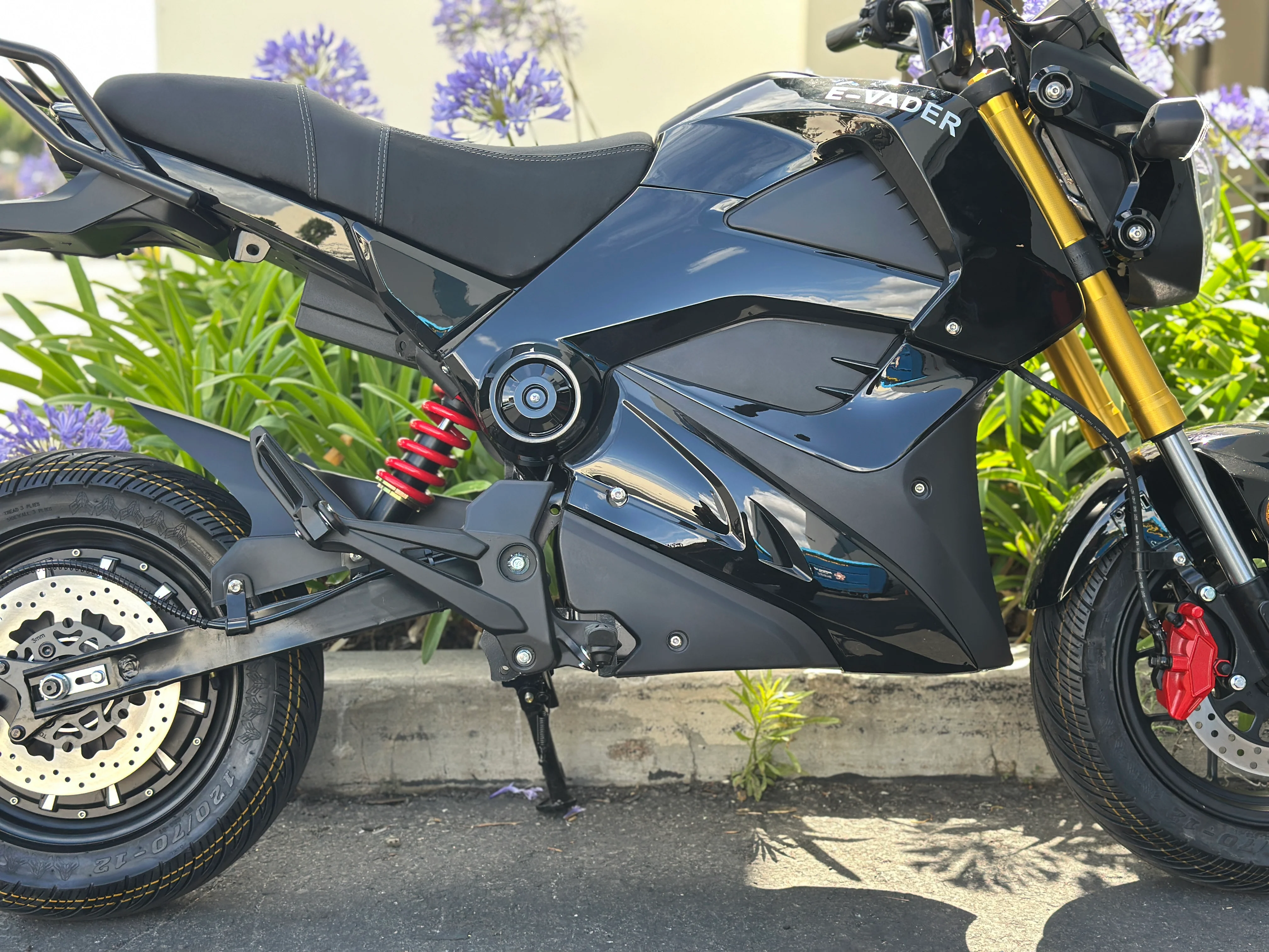 2000W E-Vader Electric Motorcycle | Brushless | 72V - Image 24