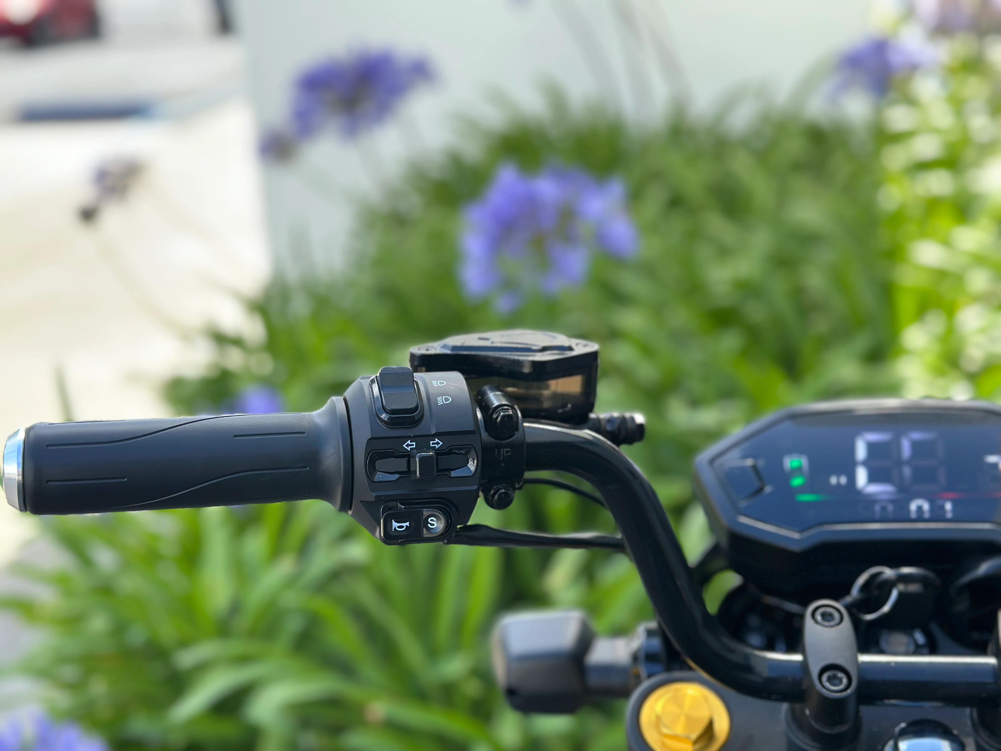Venom E-Vader | 2000W Electric Motorcycle | Brushless | 72V - Image 7