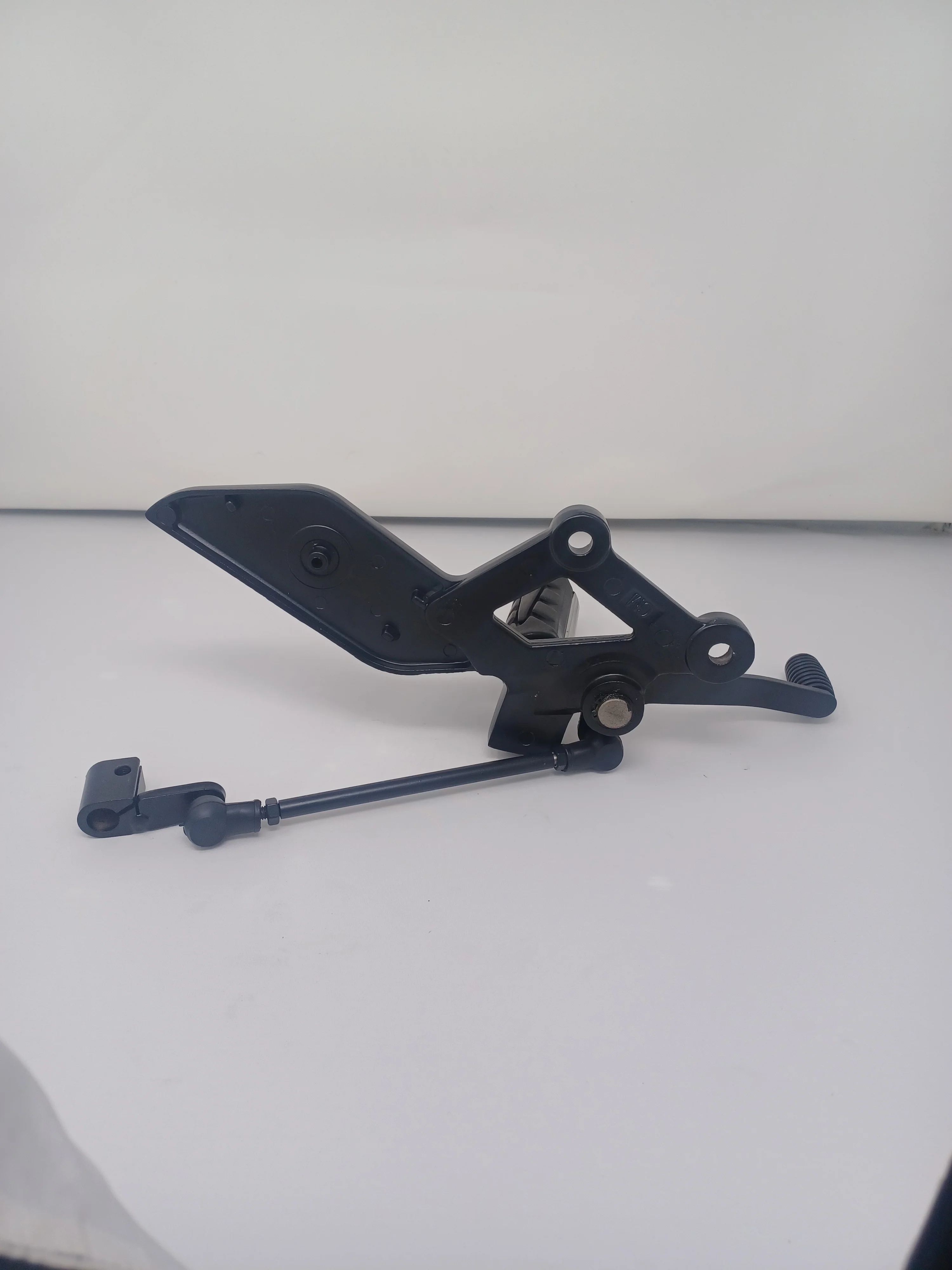 X22R 250cc Front Left Footrest 02050042 - Image 2