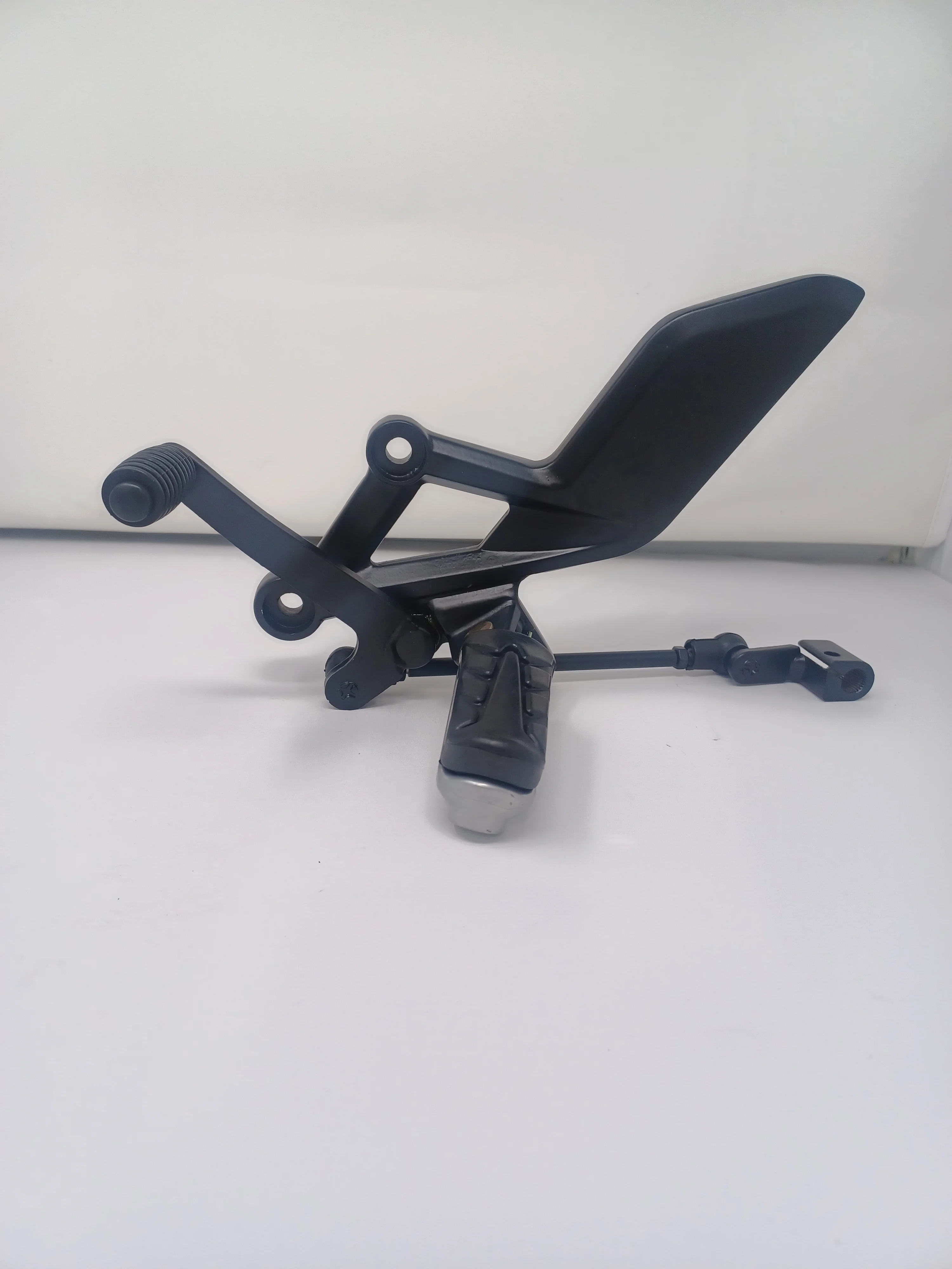 X22R 250cc Front Left Footrest 02050042 - Image 4